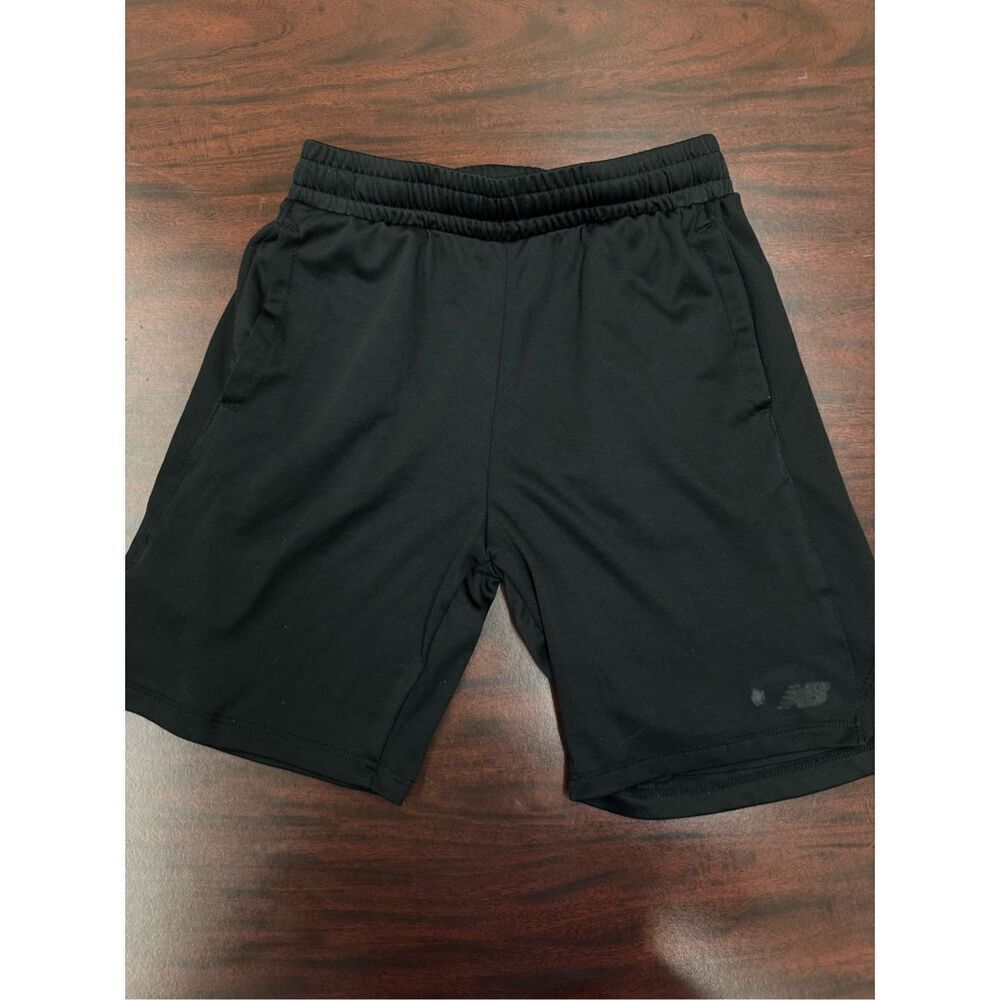 New Balance Black Boys Athletic Shorts with Pockets Size Small (8)